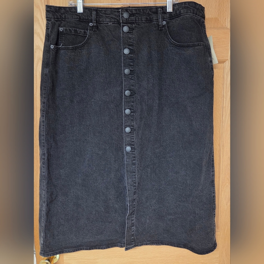 Universal‎ Thread Black Denim Skirt Size 17